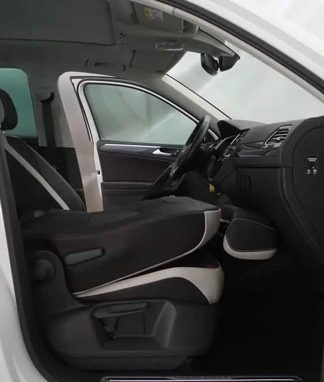 Volkswagen Tiguan Urban Sport Panorama/Matrix 10/2022-photo-38