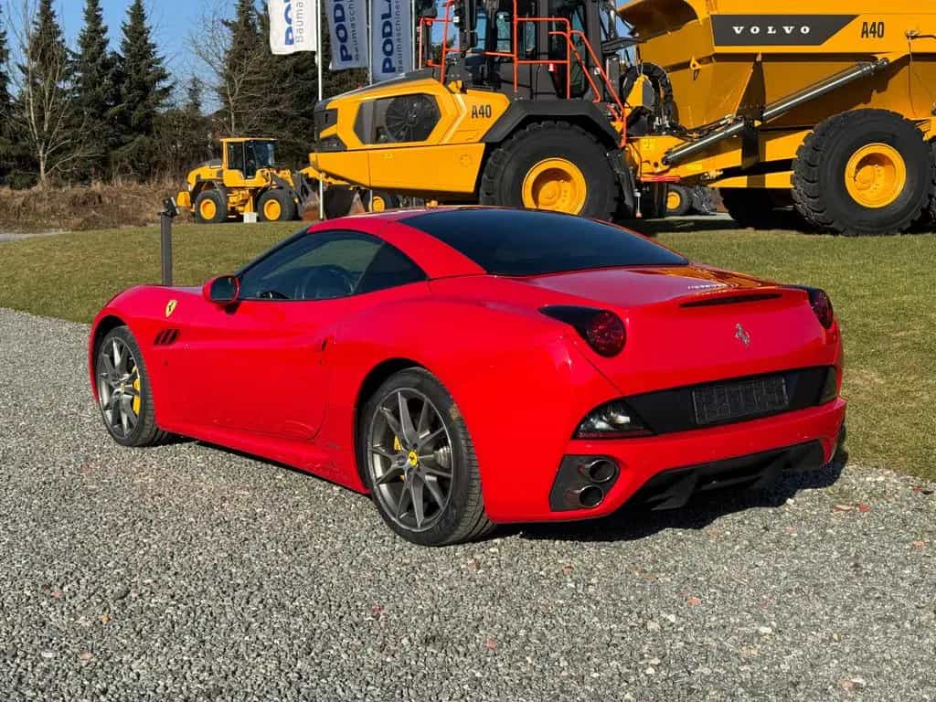 Ferrari California 4.3 V8 / Carbon / Rosso Corsa / 2+2 07/2011-photo-10