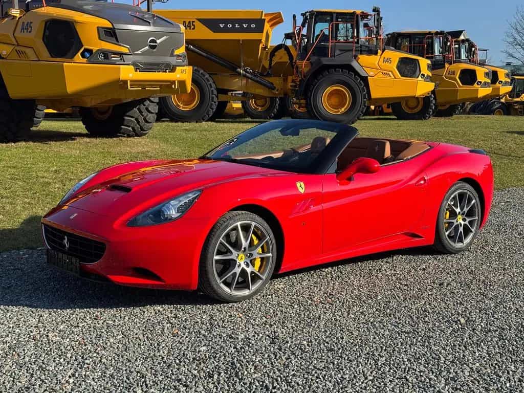 Ferrari California 4.3 V8 / Carbon / Rosso Corsa / 2+2 07/2011-photo-12