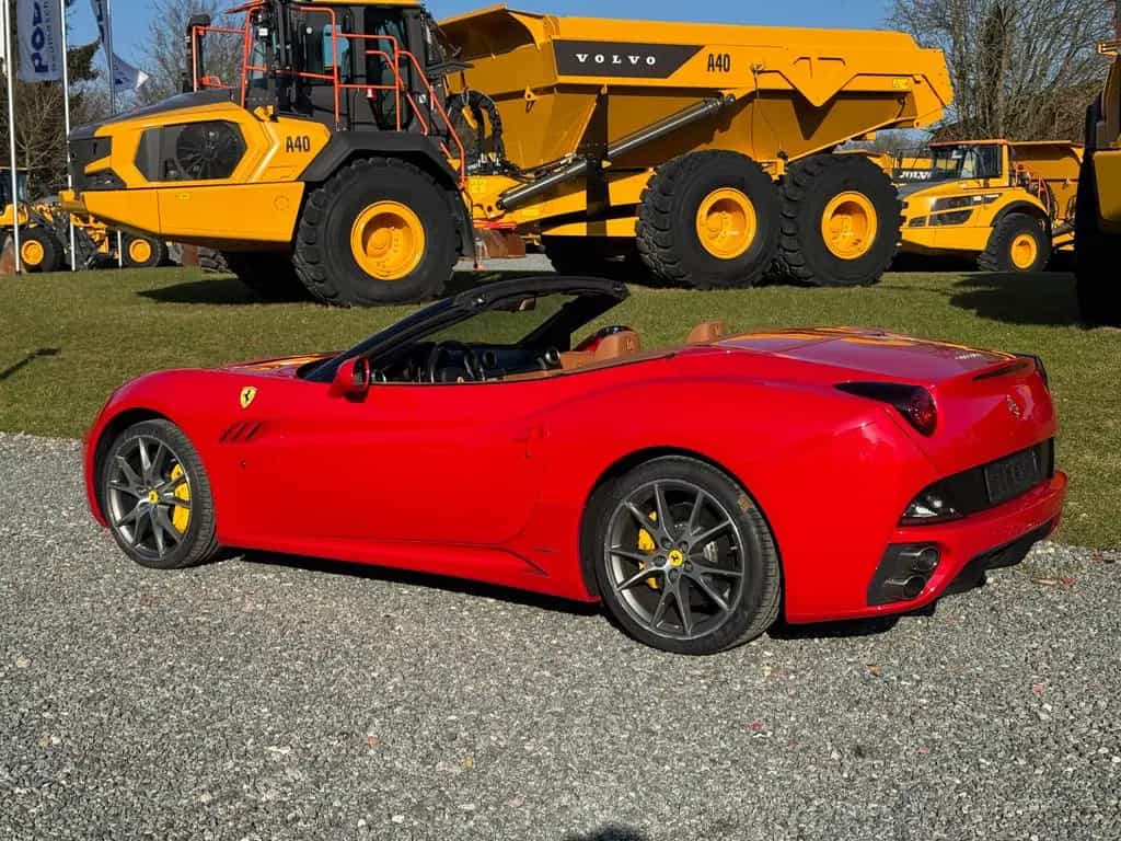 Ferrari California 4.3 V8 / Carbon / Rosso Corsa / 2+2 07/2011-photo-14