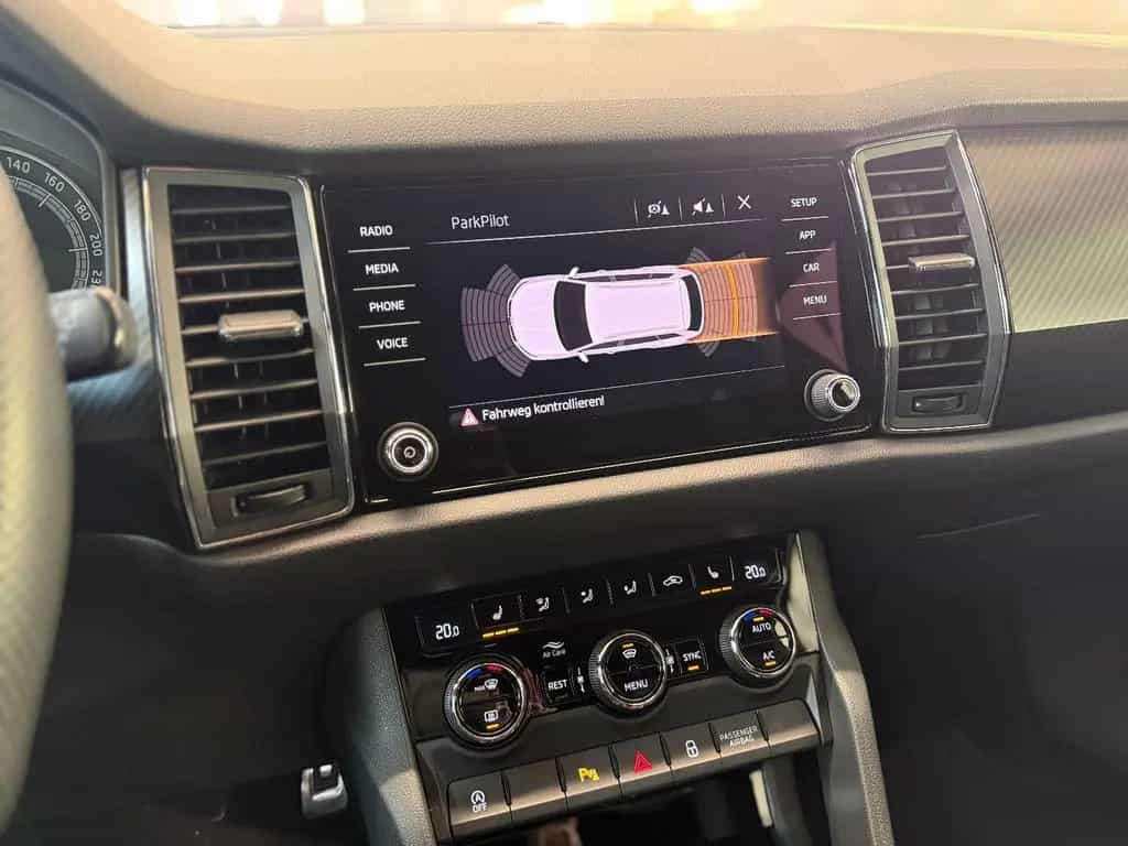 Skoda Kodiaq Sportline 5 J. Garantie 4xSHZ AHK CARPL. 03/2019-photo-7