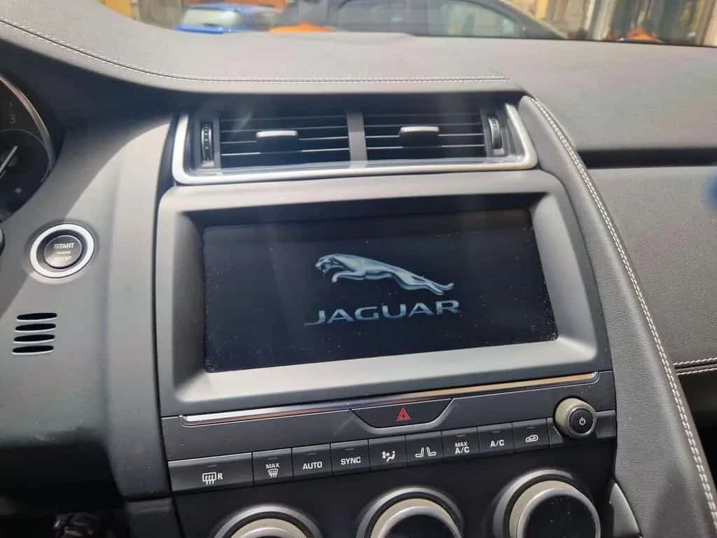 Jaguar E-Pace 2.0D 150 CV AWD aut. R-Dynamic 14. 02/2019-photo-11