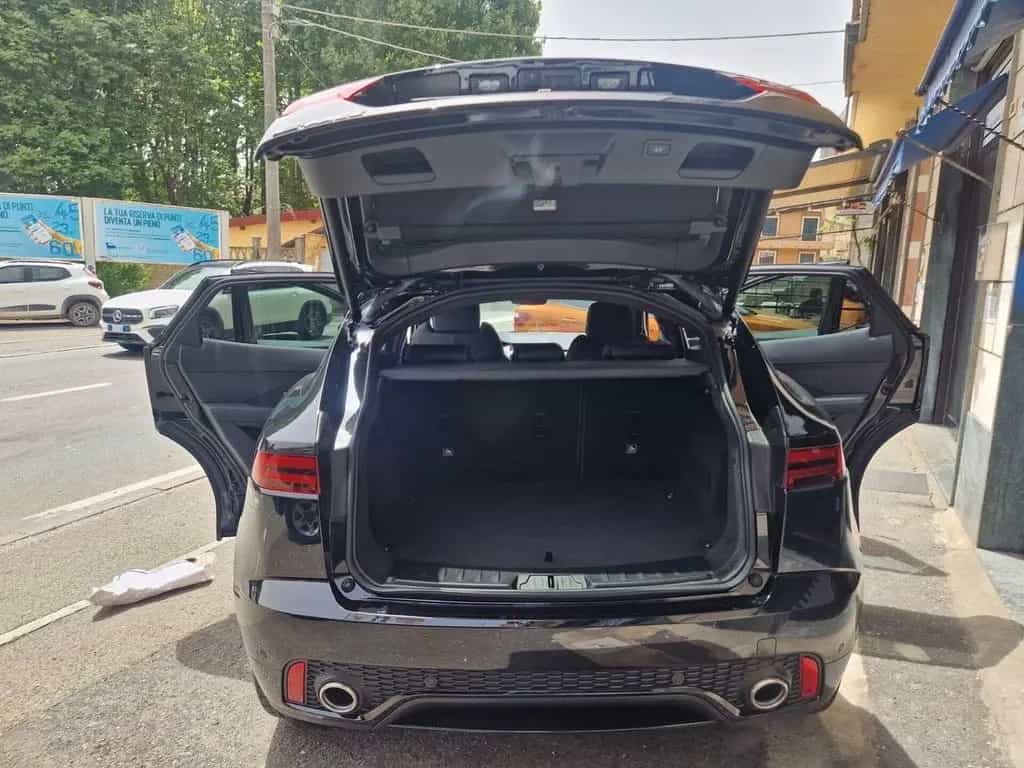 Jaguar E-Pace 2.0D 150 CV AWD aut. R-Dynamic 14. 02/2019-photo-8