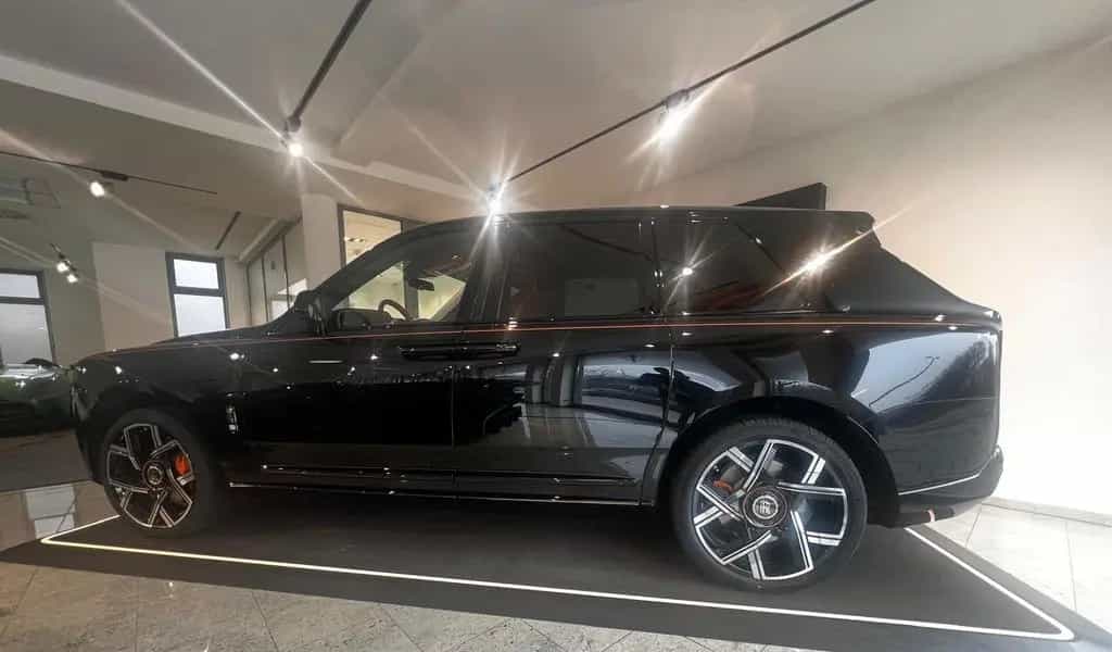 Rolls-Royce Cullinan / BALCK BADGE/FACELIFT/MY26/MANDARIN null-photo-1