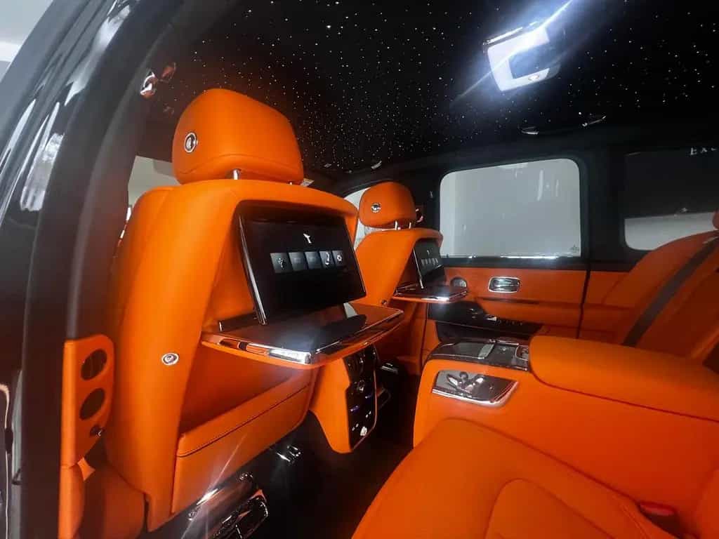 Rolls-Royce Cullinan / BALCK BADGE/FACELIFT/MY26/MANDARIN null-photo-10