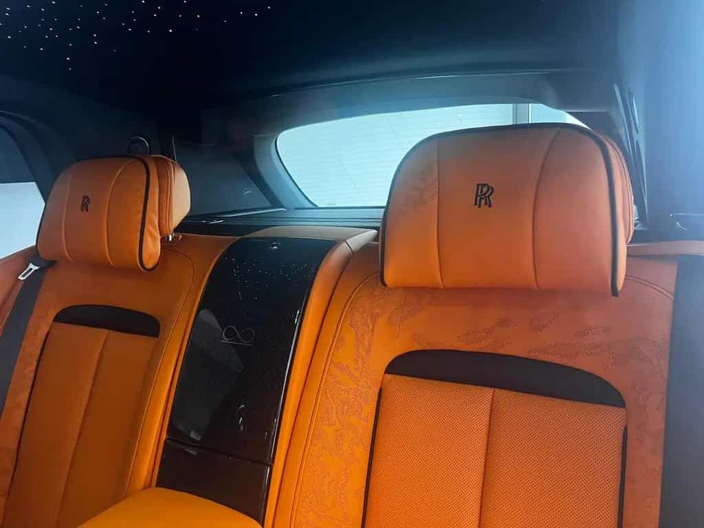 Rolls-Royce Cullinan / BALCK BADGE/FACELIFT/MY26/MANDARIN null-photo-11
