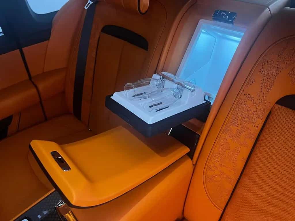 Rolls-Royce Cullinan / BALCK BADGE/FACELIFT/MY26/MANDARIN null-photo-12