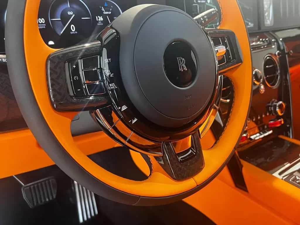 Rolls-Royce Cullinan / BALCK BADGE/FACELIFT/MY26/MANDARIN null-photo-17