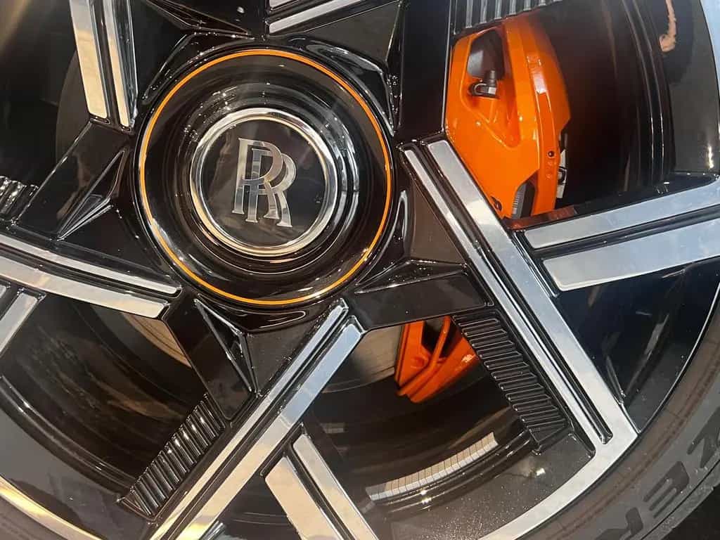 Rolls-Royce Cullinan / BALCK BADGE/FACELIFT/MY26/MANDARIN null-photo-18