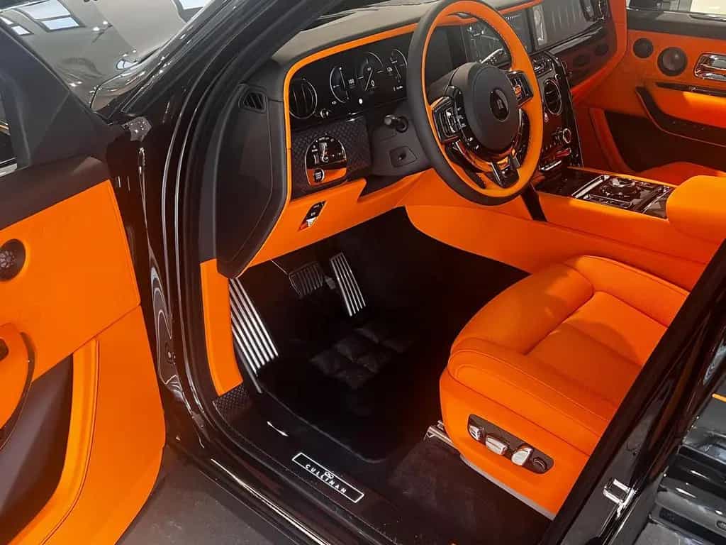 Rolls-Royce Cullinan / BALCK BADGE/FACELIFT/MY26/MANDARIN null-photo-5