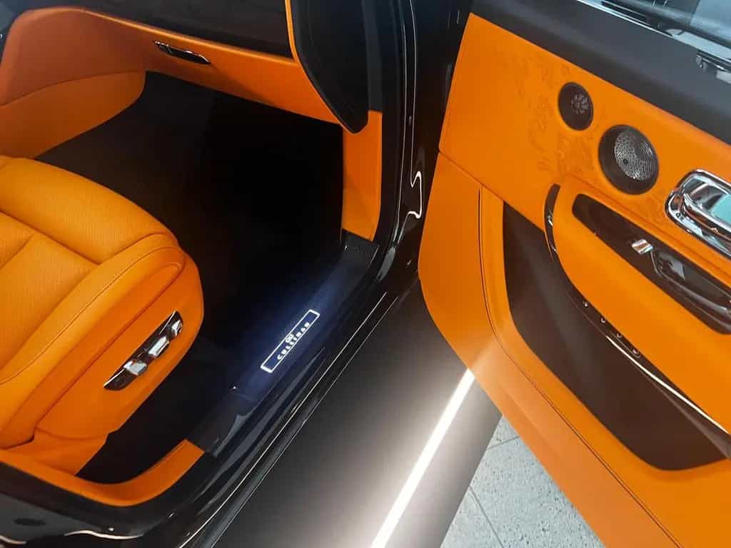 Rolls-Royce Cullinan / BALCK BADGE/FACELIFT/MY26/MANDARIN null-photo-8