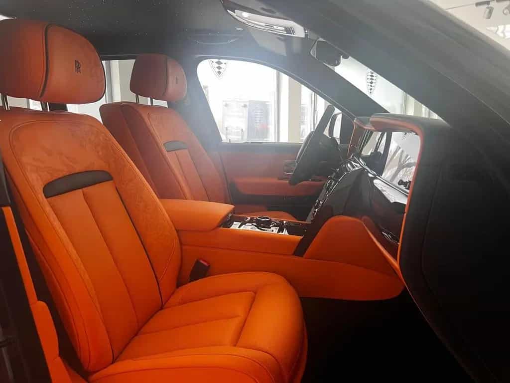Rolls-Royce Cullinan / BALCK BADGE/FACELIFT/MY26/MANDARIN null-photo-9