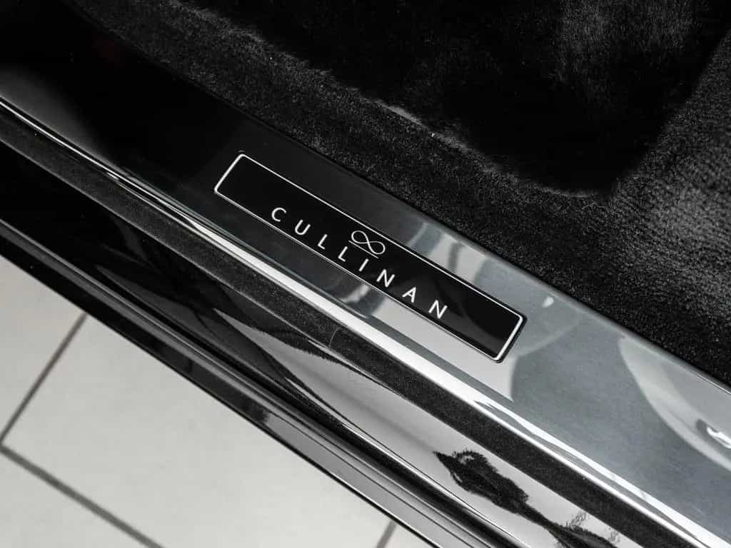 Rolls-Royce Cullinan Series II Black Badge /4Seats/PROD.2026 03/2026-photo-4