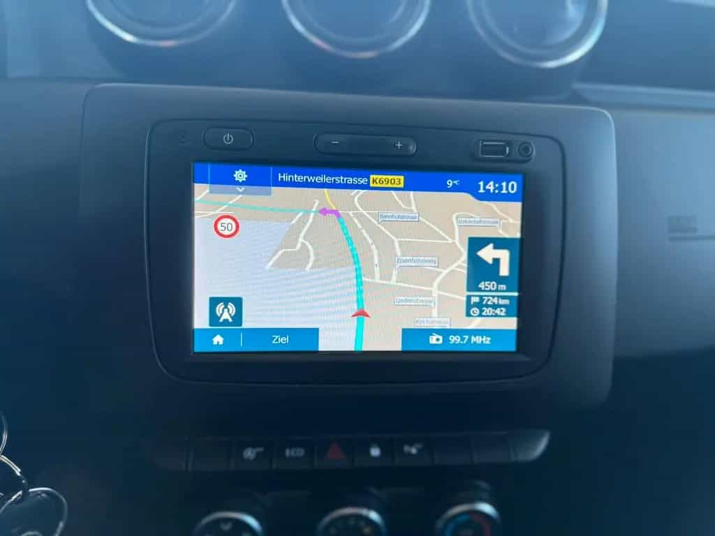 Dacia Duster II Prestige*AHK*NAVI*KAMERA*1.Hand* 04/2019-photo-10