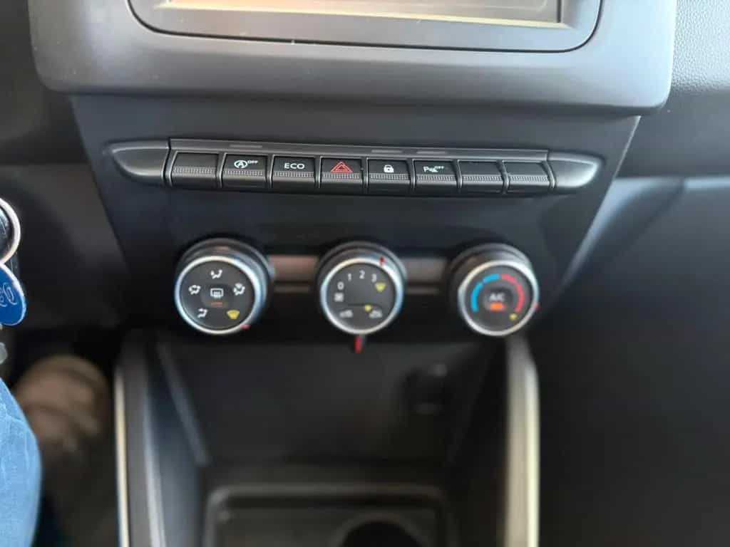 Dacia Duster II Prestige*AHK*NAVI*KAMERA*1.Hand* 04/2019-photo-16