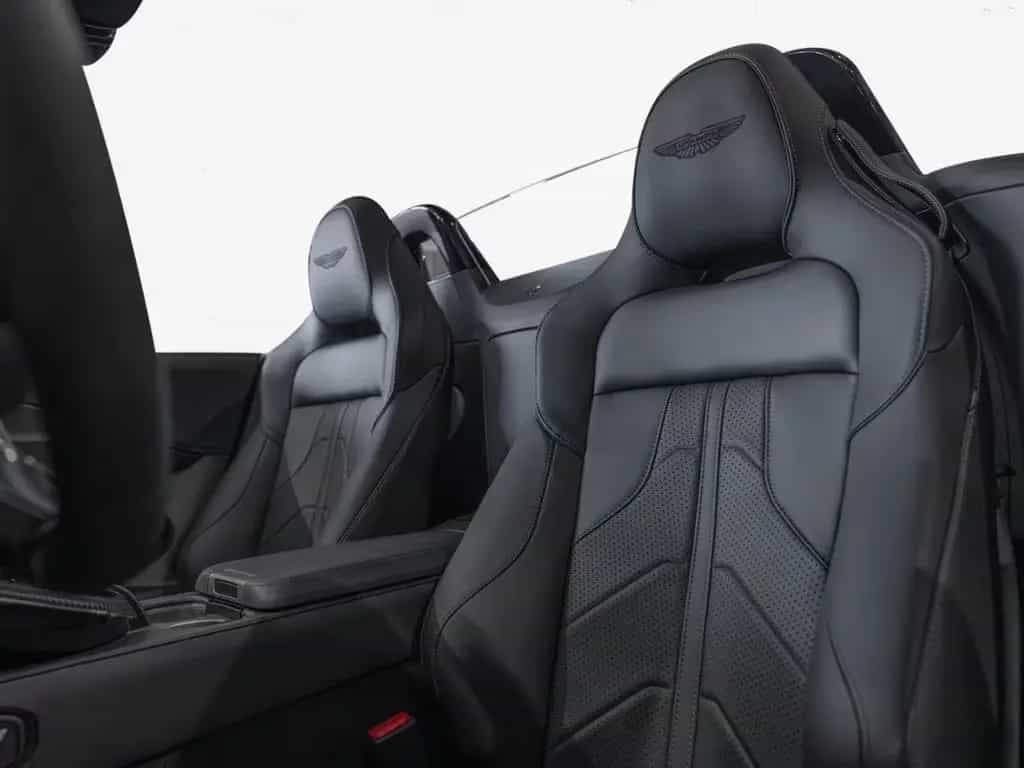 Aston Martin V8 Vantage Roadster Aston Martin Hamburg 01/2026-photo-11
