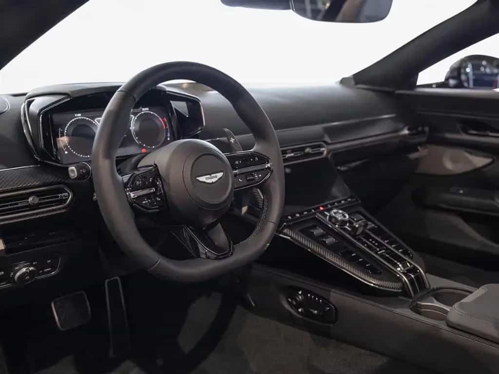 Aston Martin V8 Vantage Roadster Aston Martin Hamburg 01/2026-photo-12