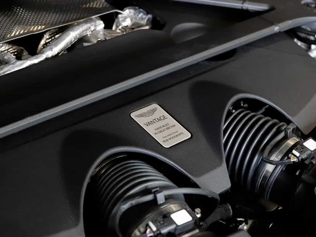 Aston Martin V8 Vantage Roadster Aston Martin Hamburg 01/2026-photo-14