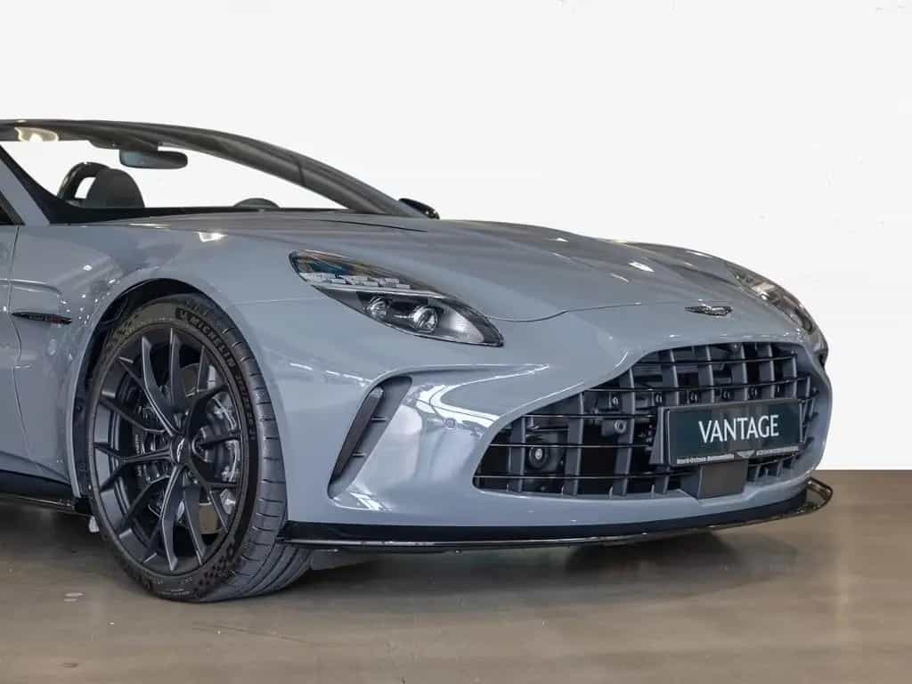 Aston Martin V8 Vantage Roadster Aston Martin Hamburg 01/2026-photo-19