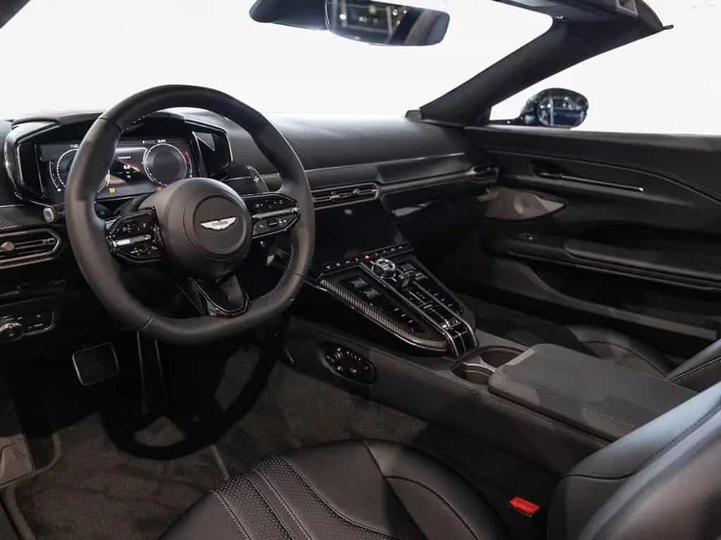 Aston Martin V8 Vantage Roadster Aston Martin Hamburg 01/2026-photo-2