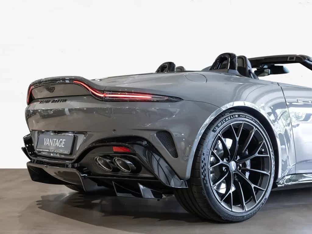 Aston Martin V8 Vantage Roadster Aston Martin Hamburg 01/2026-photo-21