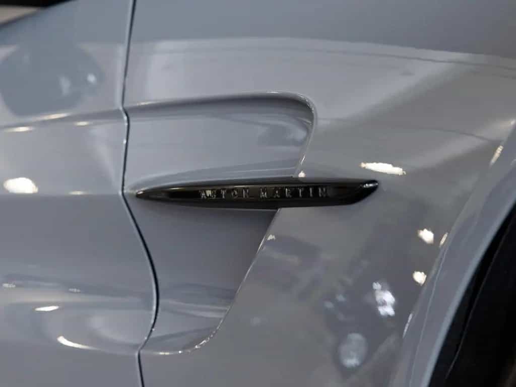 Aston Martin V8 Vantage Roadster Aston Martin Hamburg 01/2026-photo-25