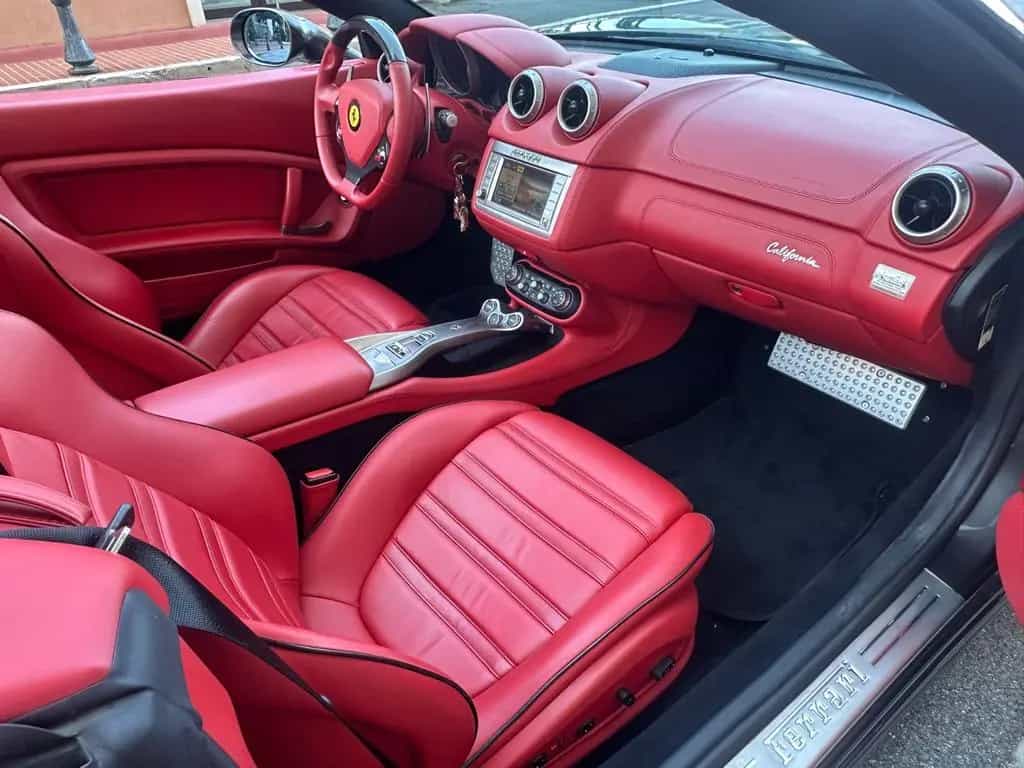 Ferrari California 4.3 V8 2-Sitzer 06/2010-photo-11