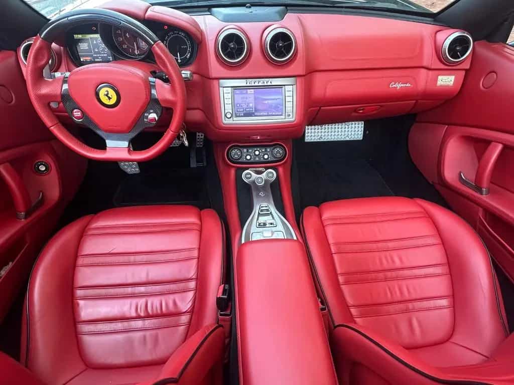 Ferrari California 4.3 V8 2-Sitzer 06/2010-photo-14