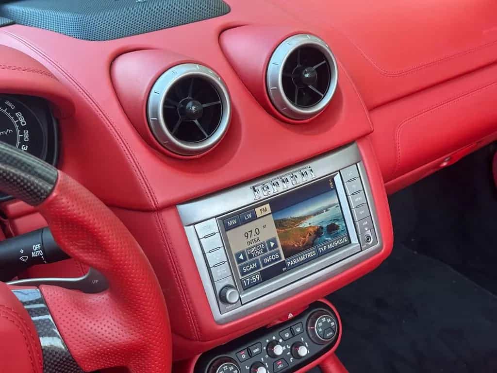 Ferrari California 4.3 V8 2-Sitzer 06/2010-photo-15