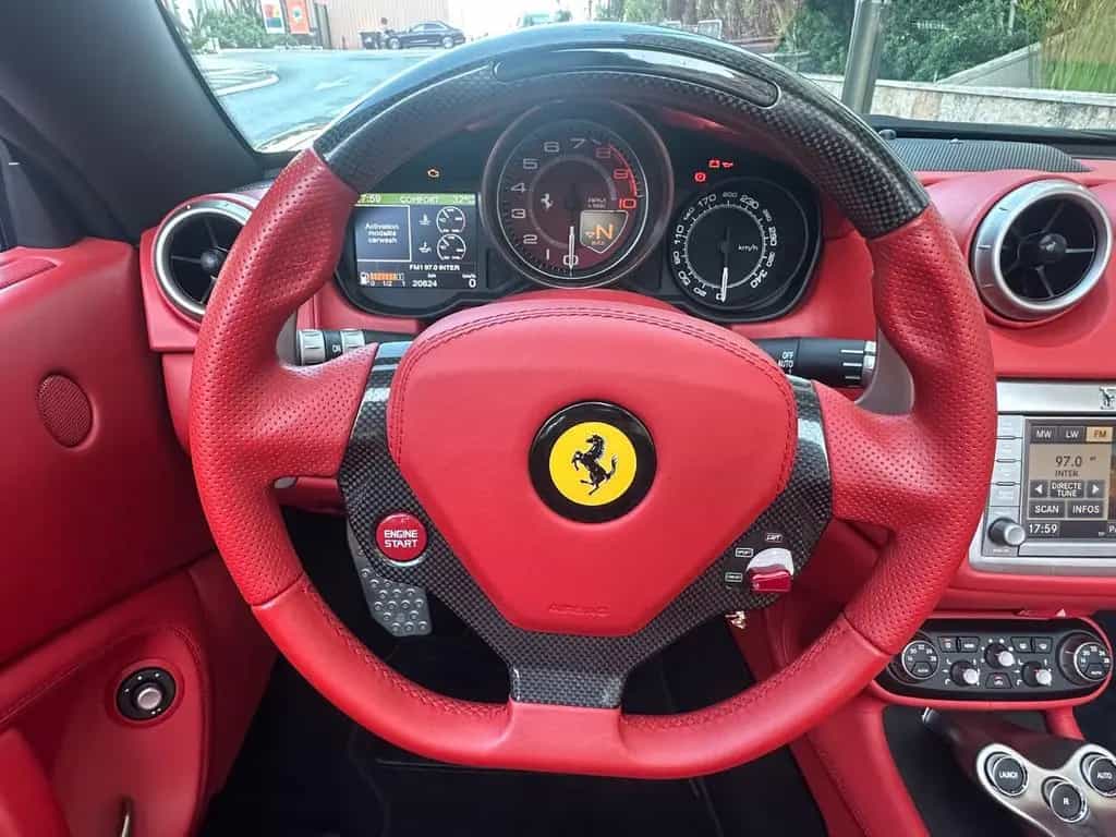 Ferrari California 4.3 V8 2-Sitzer 06/2010-photo-16