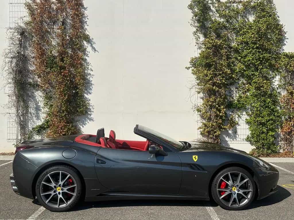 Ferrari California 4.3 V8 2-Sitzer 06/2010-photo-1