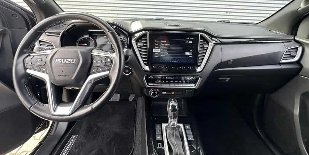 Isuzu D-Max 1.9 D-MAX V-Cross 04/2024-photo-1