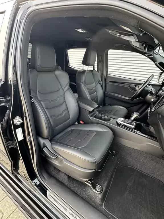 Isuzu D-Max 1.9 D-MAX V-Cross 04/2024-photo-8
