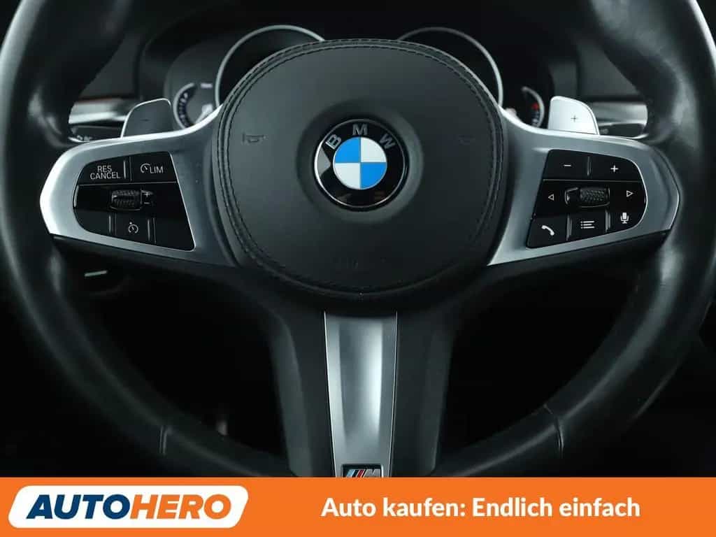 BMW 5 Series 520d M Sport Aut.*NAVI*LED*HUD*TEMPO*CAM*PDC*SHZ 10/2019-photo-18