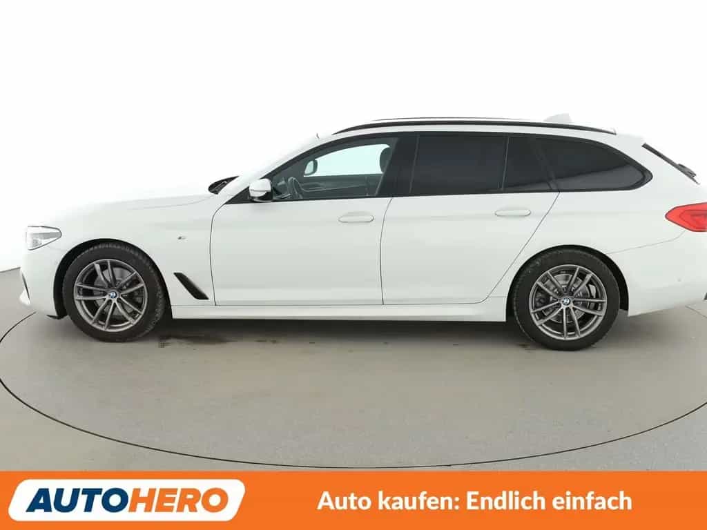 BMW 5 Series 520d M Sport Aut.*NAVI*LED*HUD*TEMPO*CAM*PDC*SHZ 10/2019-photo-2