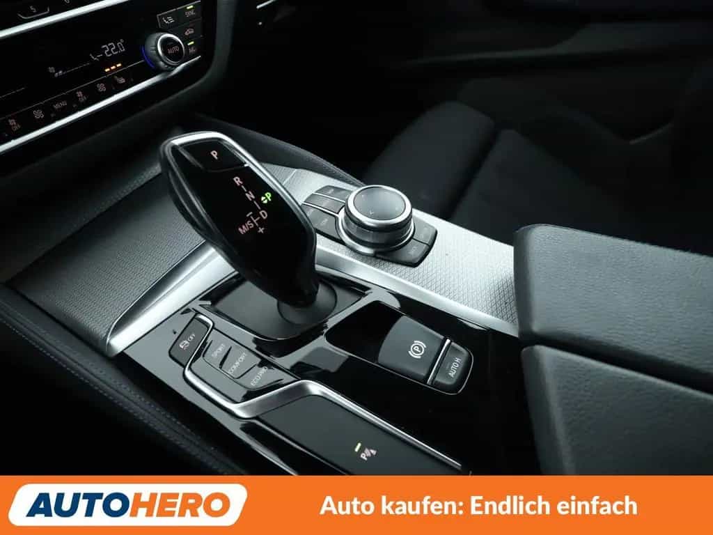 BMW 5 Series 520d M Sport Aut.*NAVI*LED*HUD*TEMPO*CAM*PDC*SHZ 10/2019-photo-24