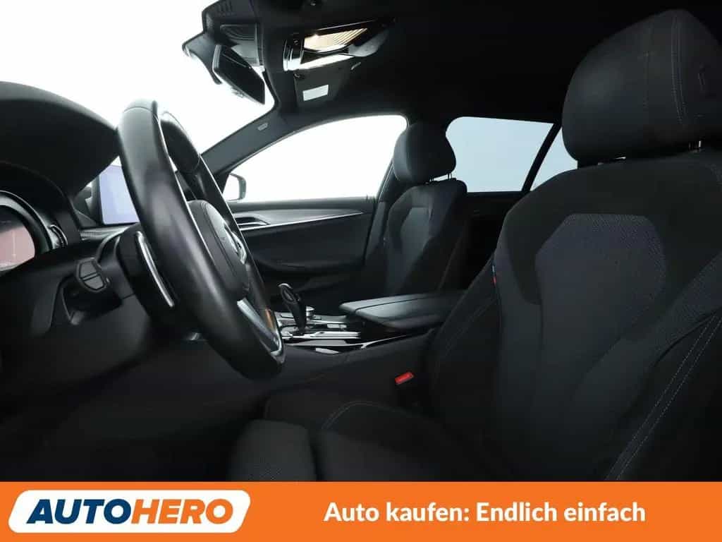 BMW 5 Series 520d M Sport Aut.*NAVI*LED*HUD*TEMPO*CAM*PDC*SHZ 10/2019-photo-9