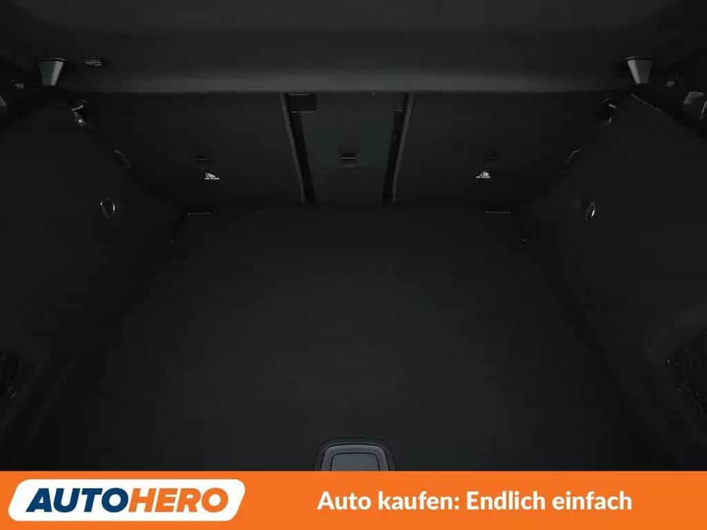 Mercedes-Benz A-Class 180 AMG Line Aut.*NAVI*CAM*LED*PDC*SHZ*TEMPO* 10/2020-photo-17