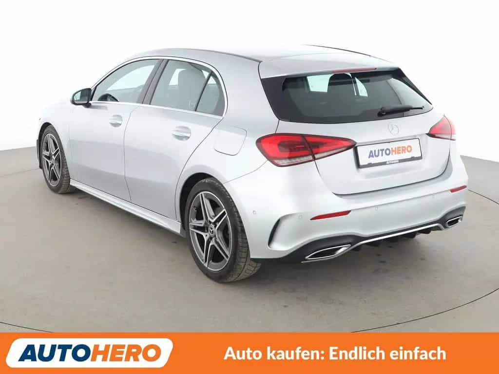 Mercedes-Benz A-Class 180 AMG Line Aut.*NAVI*CAM*LED*PDC*SHZ*TEMPO* 10/2020-photo-3