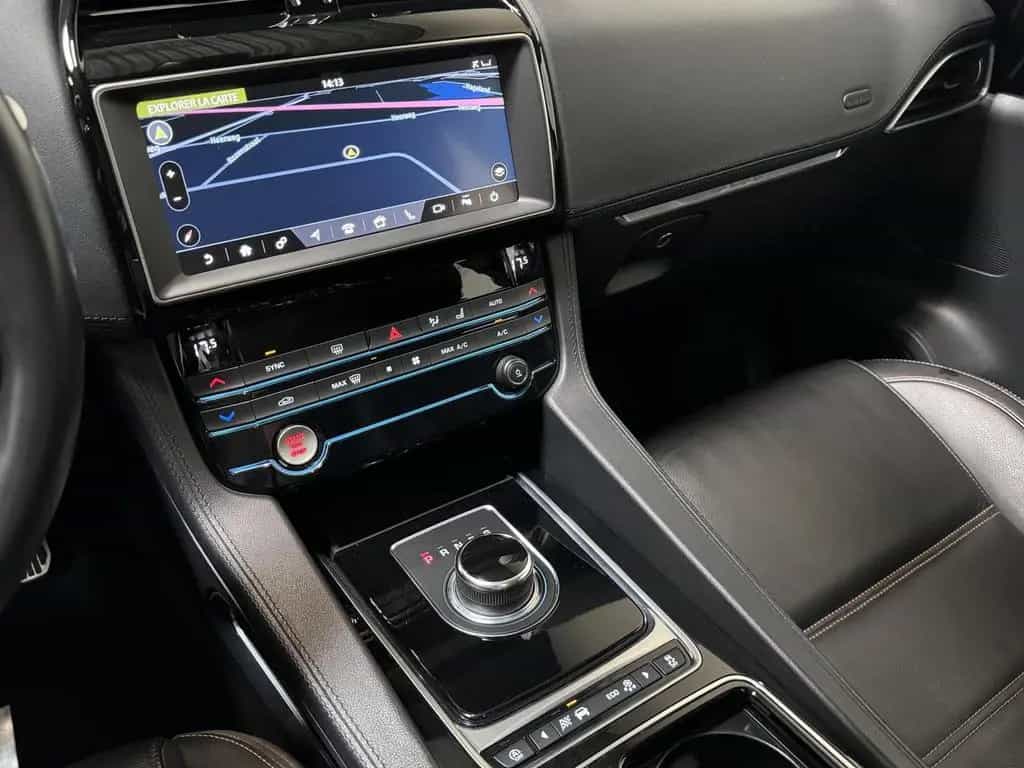 Jaguar F-Pace 2.0 Benzine AWD Autom. - Pano - Topstaat! 12/2018-photo-10