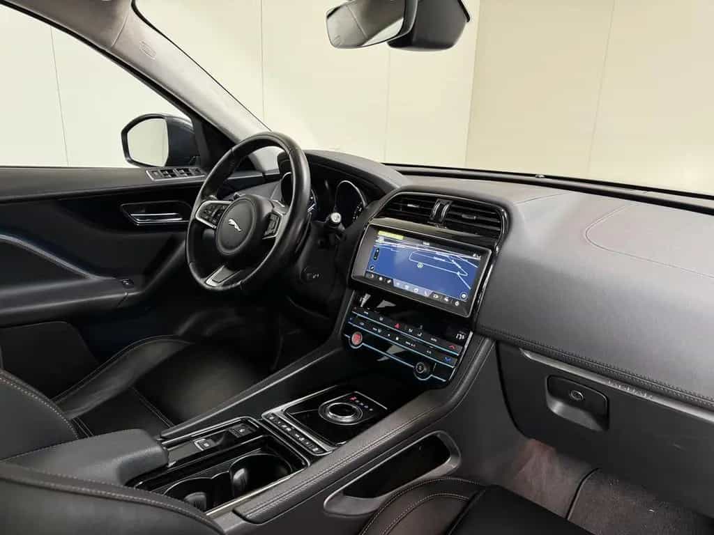 Jaguar F-Pace 2.0 Benzine AWD Autom. - Pano - Topstaat! 12/2018-photo-11