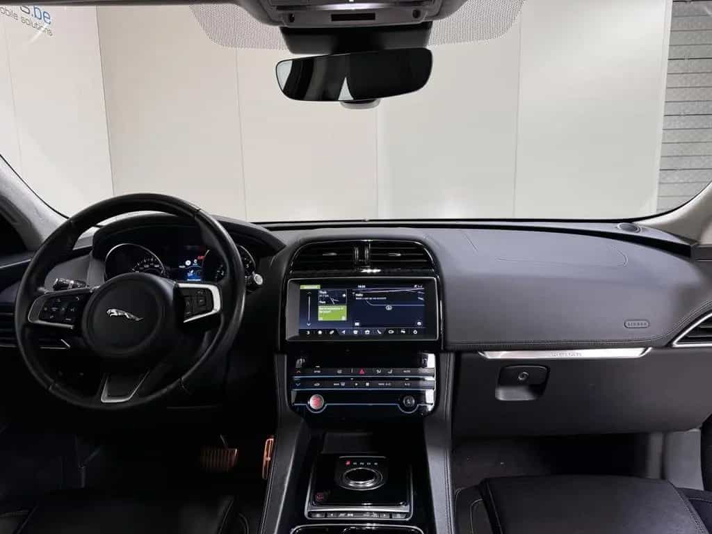 Jaguar F-Pace 2.0 Benzine AWD Autom. - Pano - Topstaat! 12/2018-photo-9