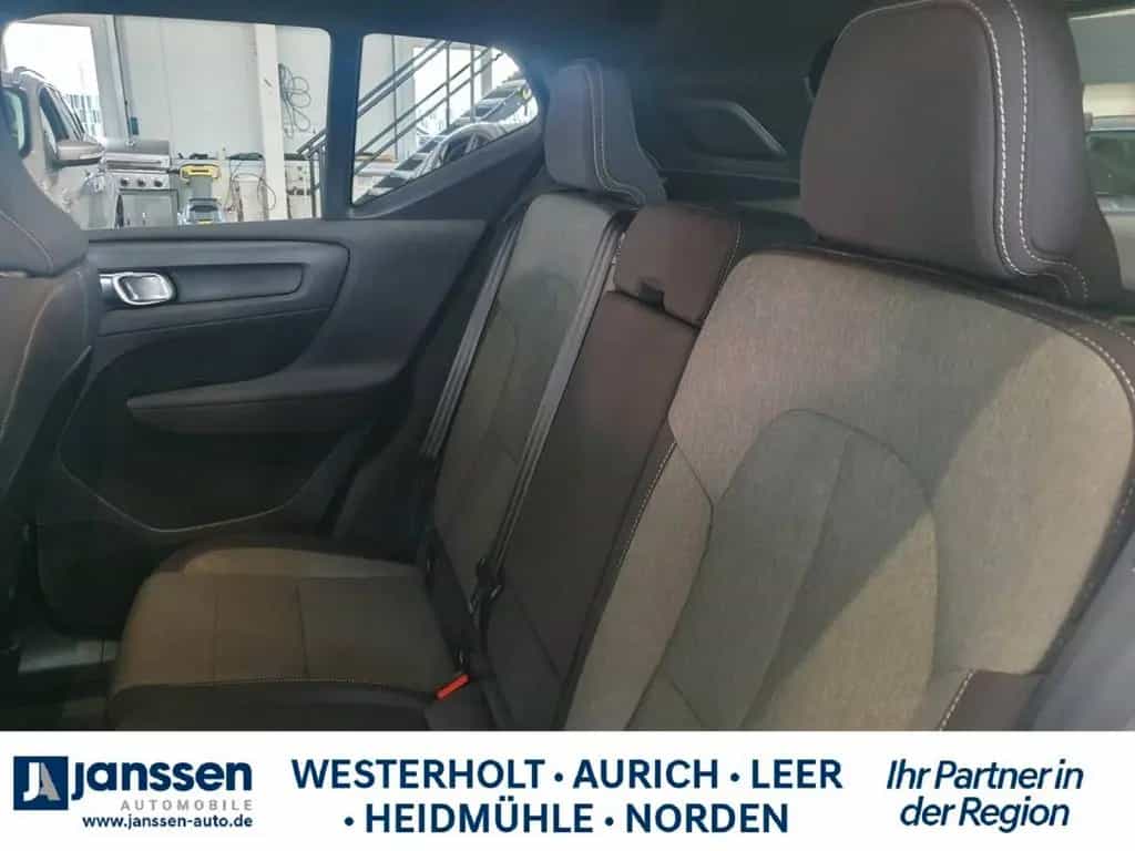Volvo XC40 T3 Geartronic Momentum Pro 02/2021-photo-9
