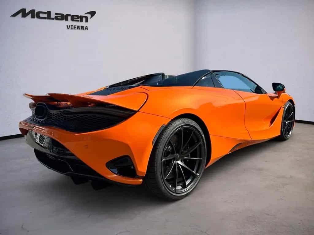 McLaren 750S Spider / Ventura Orange / B&W / 360° null-photo-2