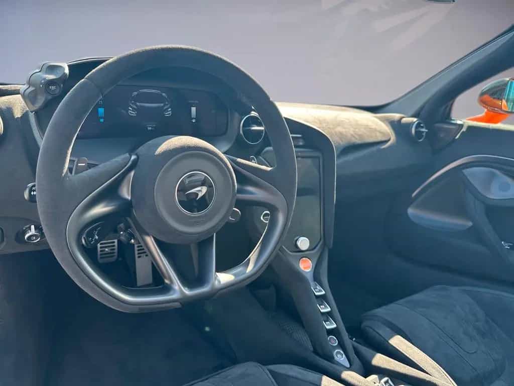 McLaren 750S Spider / Ventura Orange / B&W / 360° null-photo-7