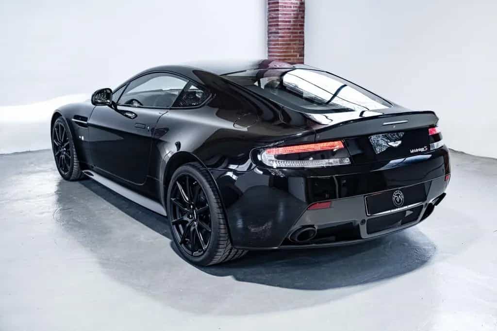 Aston Martin V12 Vantage S 03/2016-photo-11