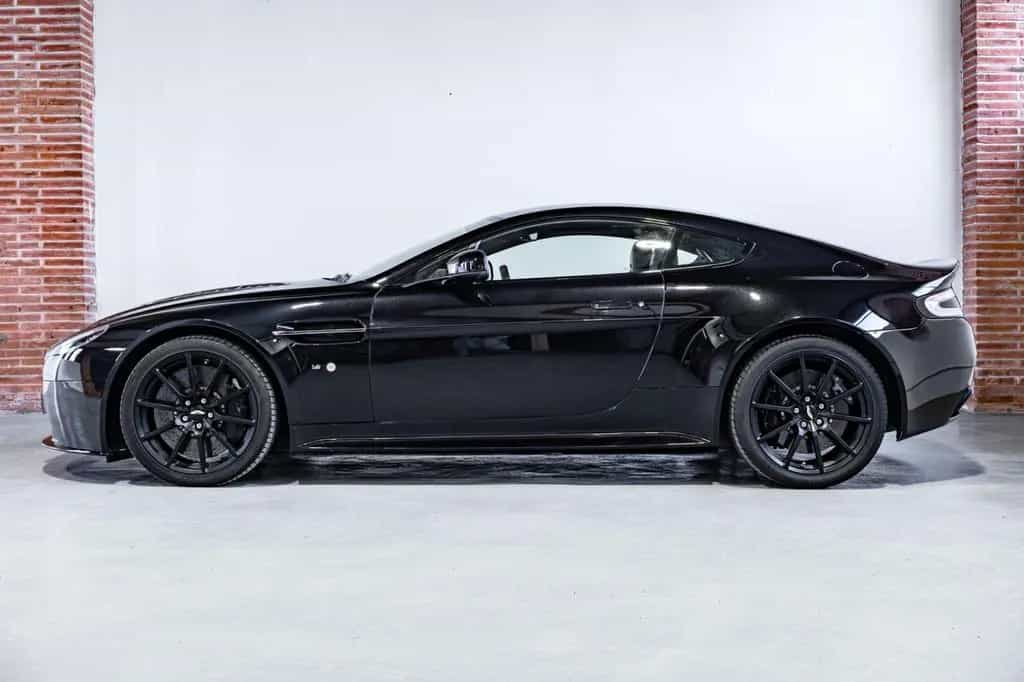 Aston Martin V12 Vantage S 03/2016-photo-13