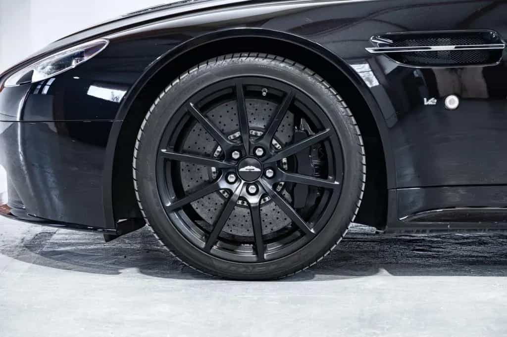 Aston Martin V12 Vantage S 03/2016-photo-14