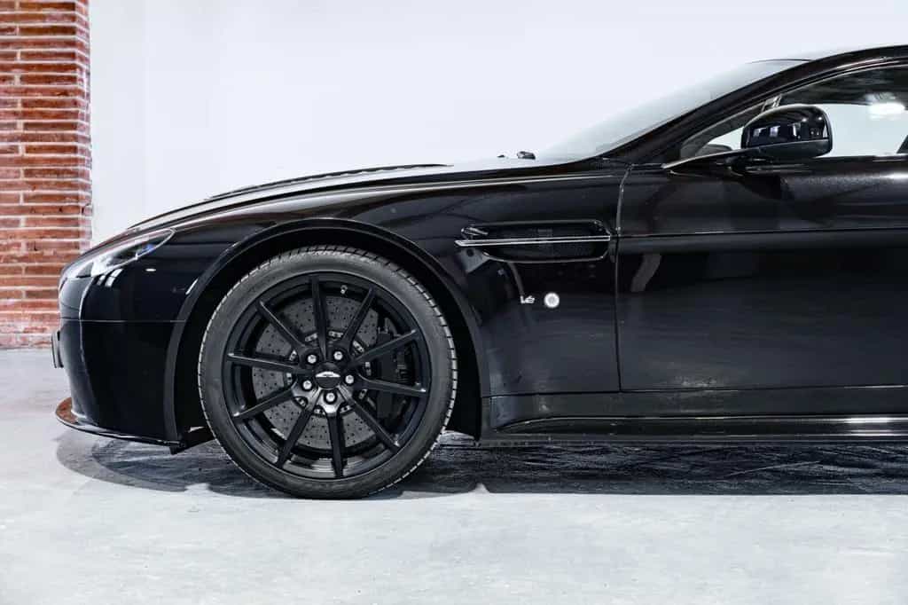 Aston Martin V12 Vantage S 03/2016-photo-17
