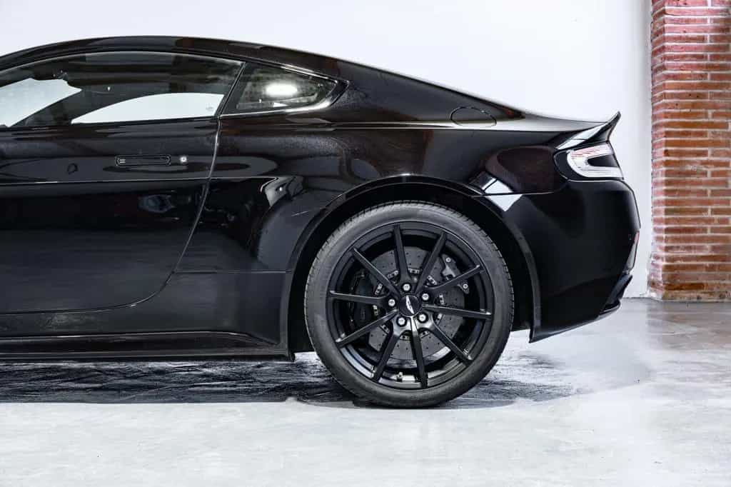 Aston Martin V12 Vantage S 03/2016-photo-18